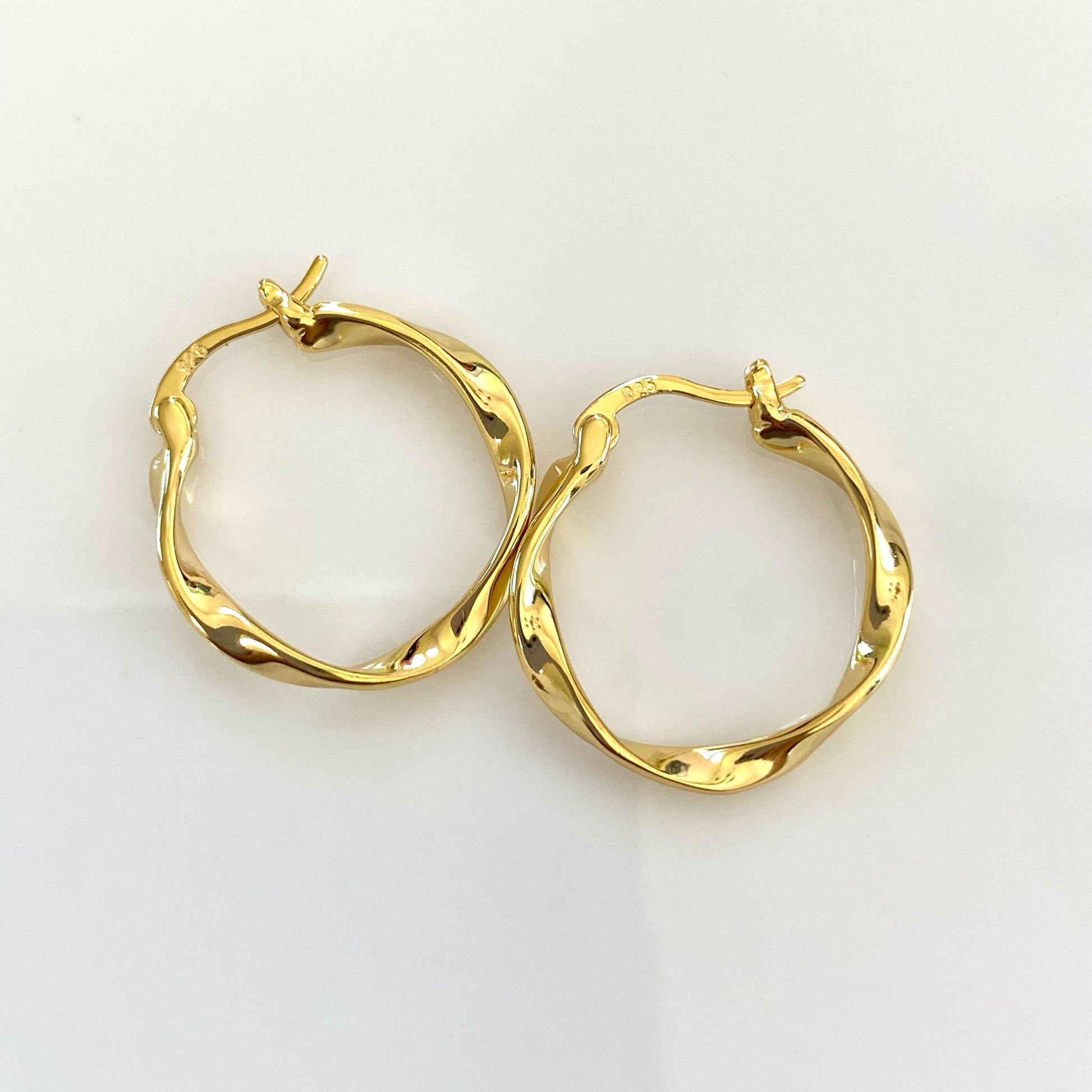 Twisted Gold Hoops, Wave Hoop Earrings, Minimalist Hoops, Modern Gold Hoops, 18K Gold Vermeil Earrings, Twist Hoop Huggies, Croissant Hoops